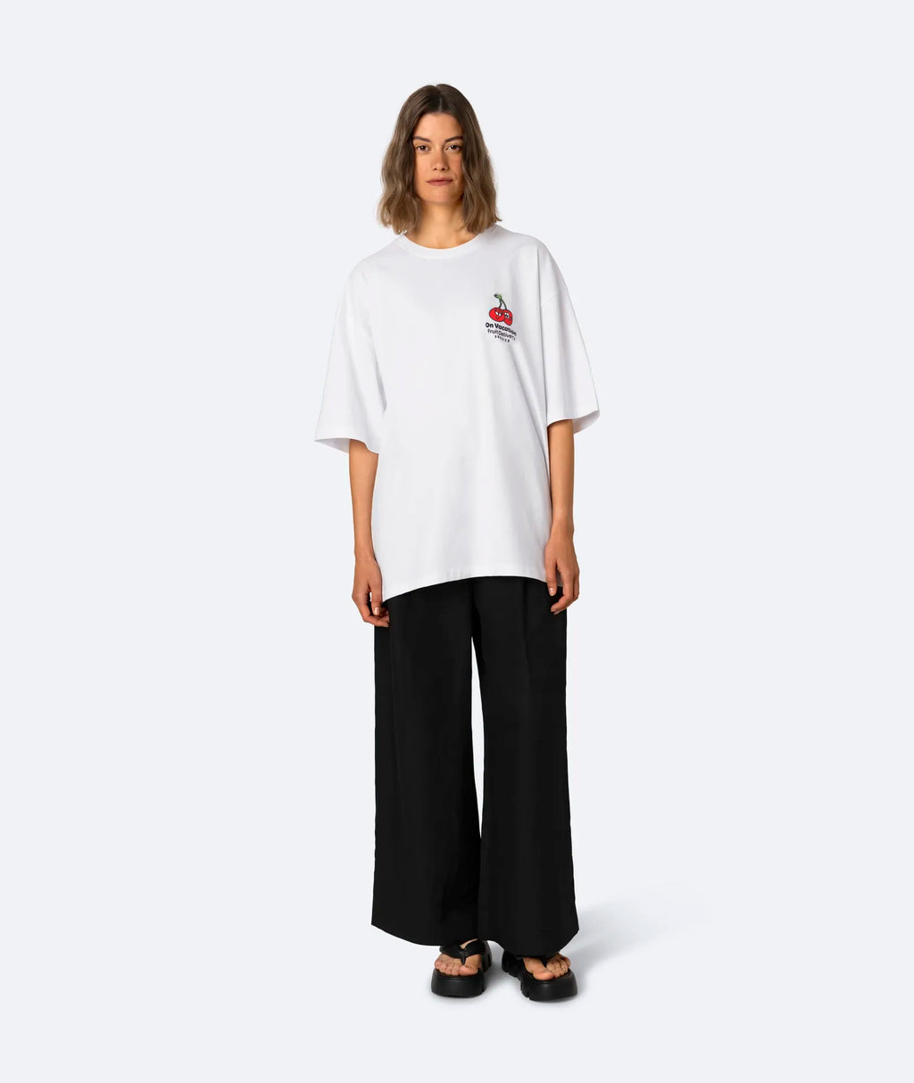 FRUIT STICKERS T-SHIRT - WHITE ON VACATION