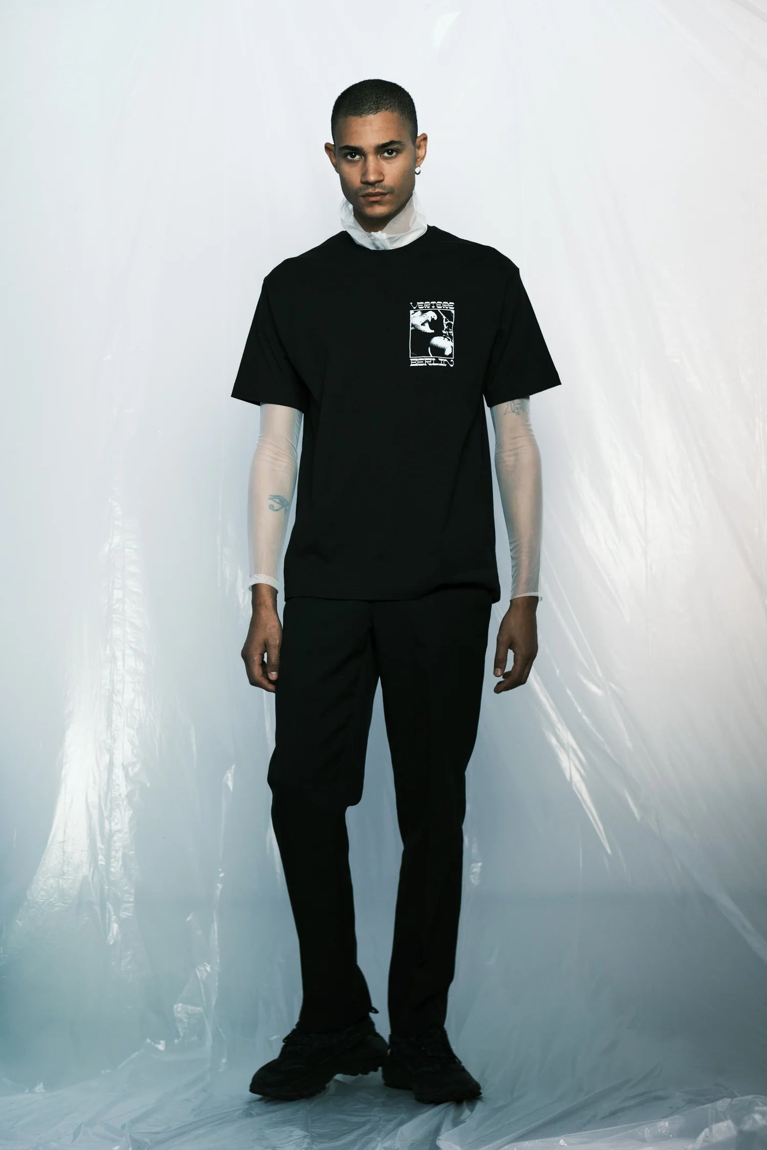 SECRET GARDEN T-SHIRT - BLACK VERTERE BERLIN